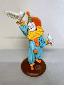 Hallmark Galleries “Pinkie Poo” Clown Sculpture 