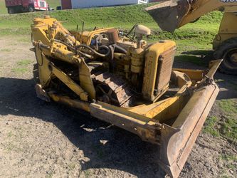 Caterpillar D2 Bull Dozer For Parts Or Repair 