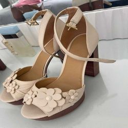 Festive Attire – Stand Out with Classy and Trendy Styles evening whether