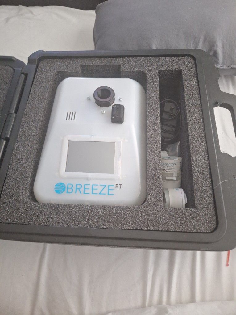 Breeze Et Mold Sampling Pump With Case And Samples