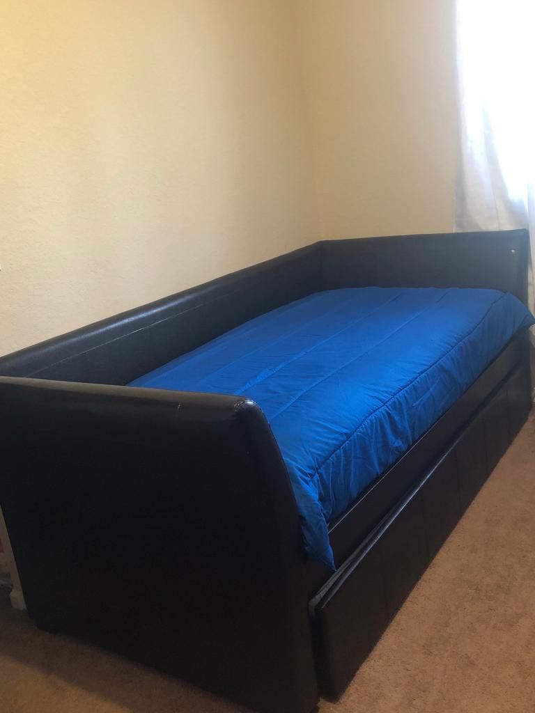 Dark Brown Leather, Twin Bed, Twin daybed with trundle