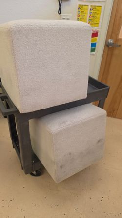 Upholstered Ottoman Set of 2 white