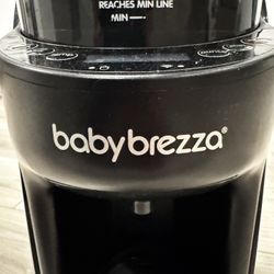 Excellent Condition Baby Brezza Advanced Pro Formula Mixer