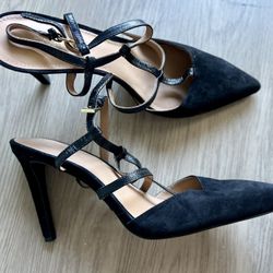 Never Worn! Black Leather Calvin Klein Coreene Pump