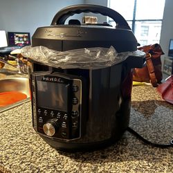 Instant Pot Pro 6 Quart Multi-Use Pressure Cooker