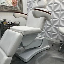 Camilla Electrica-Adjustable Electrict Treatment Chair/bed