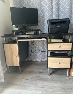 Modern Computer Desk with Keyboard Tray and Storage