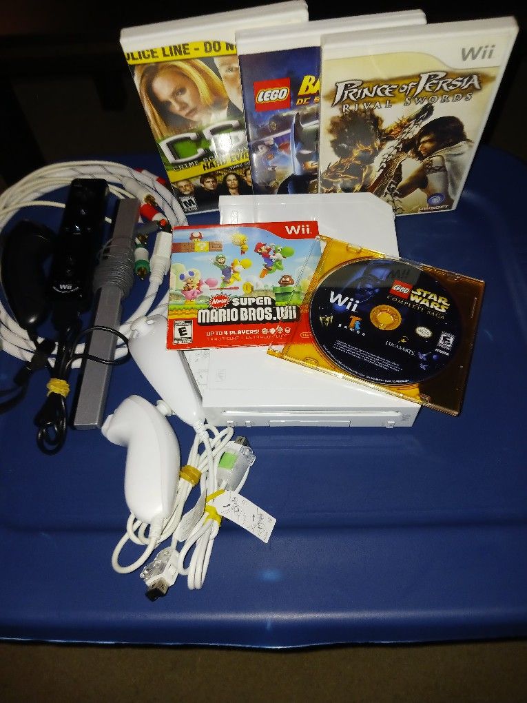 Nintendo Backwards Compatible With Nintendo GameCube Included All Parts Piano Black Wii Motion Controller Strap Knuckle Extra Controllers And Games!!
