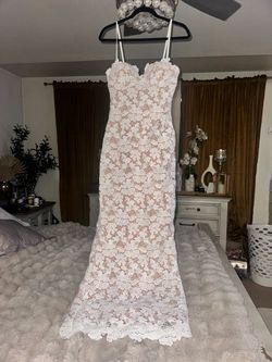 New Lace Maxi Dress- Size small