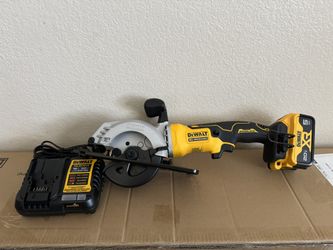 ATOMIC 20V MAX Cordless Brushless 4-1/2 in. Circular Saw 