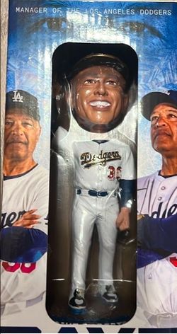 Dave Roberts bobble head