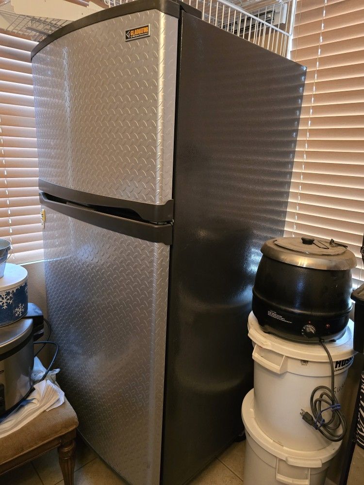 Gladiator Fridge Freezer