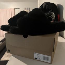 Women’s Ugg w fluff slide size 12