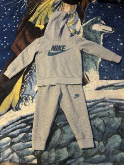 2T Nike Sweat Suit