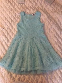 Girl dress size 6