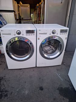 LG Washer & Gas Dryer Set