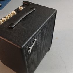 Fender Rumble LT25 Bass Combo Aplifier