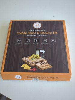 Brand New Cheese board & cutlery set natural bamboo