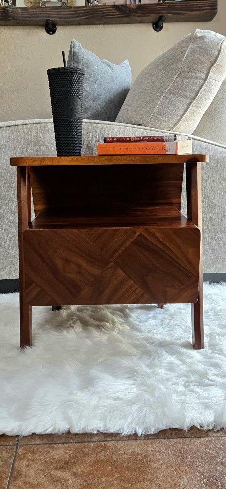 Solid Acacia Wood Nightstand – Mid-Century Modern End Table, Walnut Finish, New