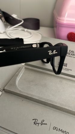 Meta glasses
