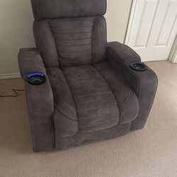 Automatic Reclining Chair/ Recliner 