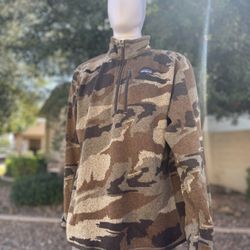 Men s Camo patagonia Sweater for Sale in Peoria AZ OfferUp