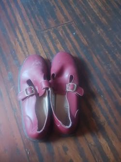 Red shoes size 8