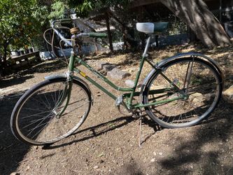 Vintage Women’s Schwing Breeze 3-Speed Cruiser Bike