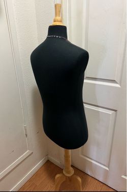 Black maniquà stand