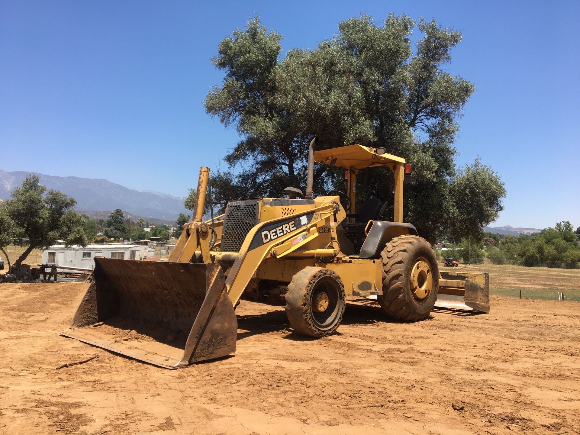 John deere 210le skip loader