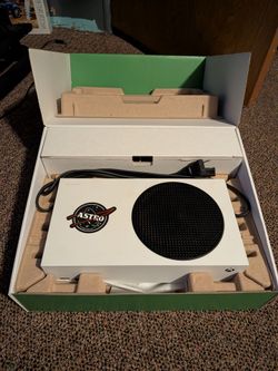 Xbox series S with 2 controllers , 2 battery packs and charging station, and A10 Astro headset