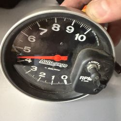 autometer gauge tach