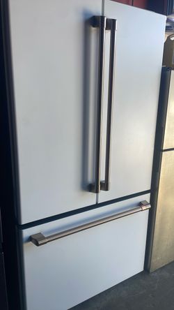 Fridge for sale $ 890 o,b.o