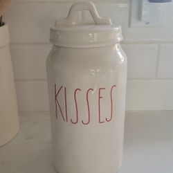 Rae Dunn Kisses Canister 