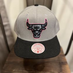 Mitchell&Ness Chicago Bulls Gray/Black/Pink SnapBack