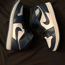 Air Jordan Mid 1