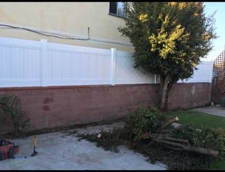 Vinyl fence wall topper