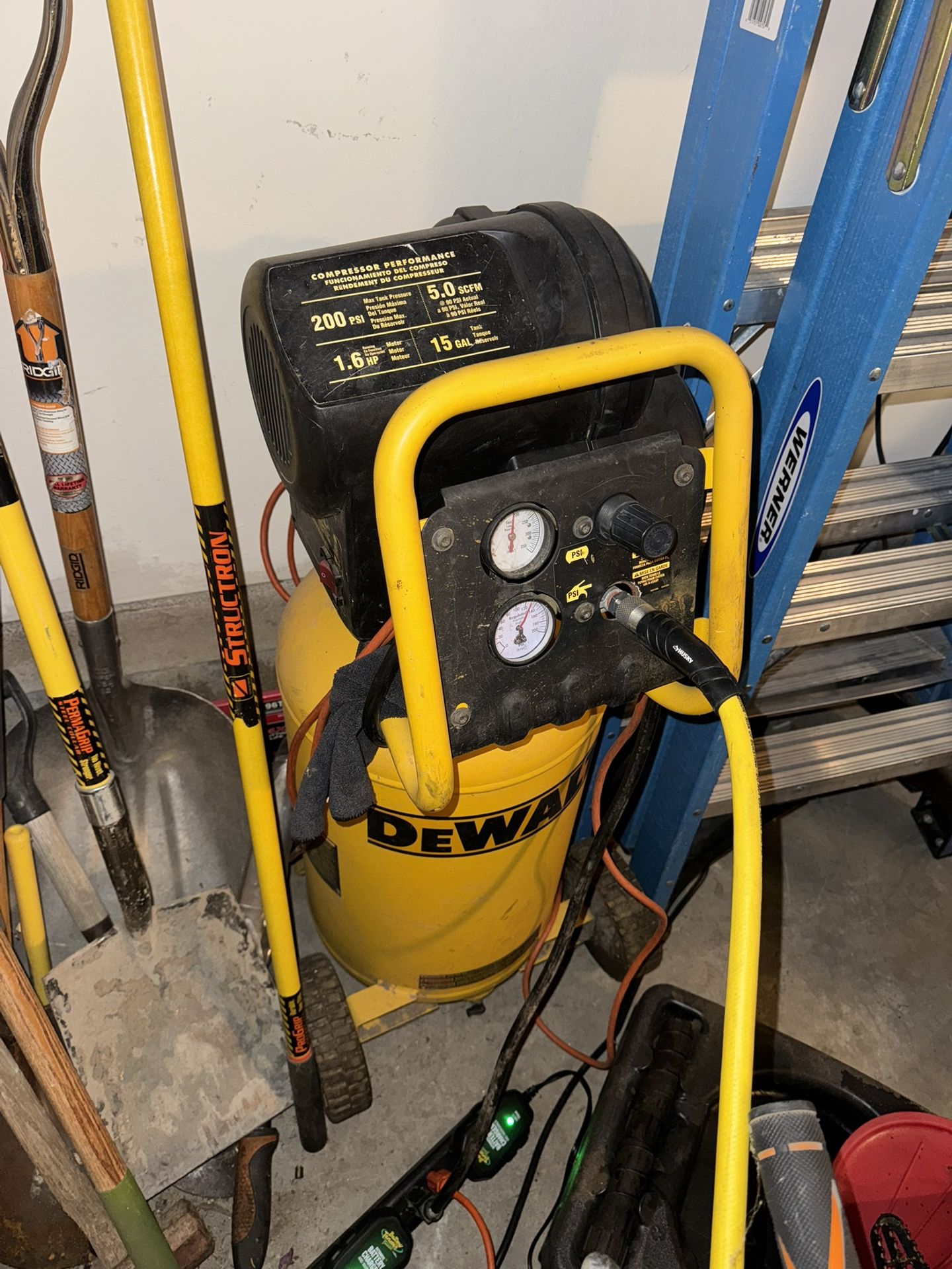 Dewalt 15gal Compressor