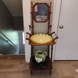 Antique Wash Basen And Piture With Stand