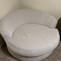 360 Spinning Round Swivel Chair (Size Of A Small Couch)