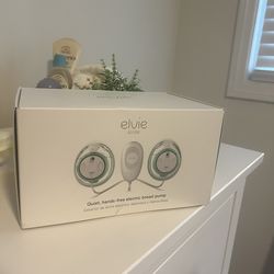 Elvie Stride hands free