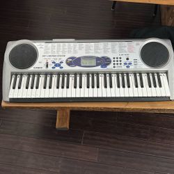 Casio Electric Keyboard 