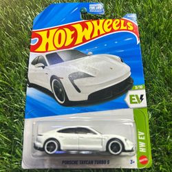 Hot Wheels Porsche Taycan Turbo S white car #porsche #hotwheels #cars