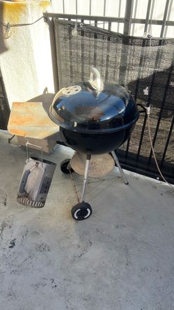 Weber Kettle Charcoal Grill Black