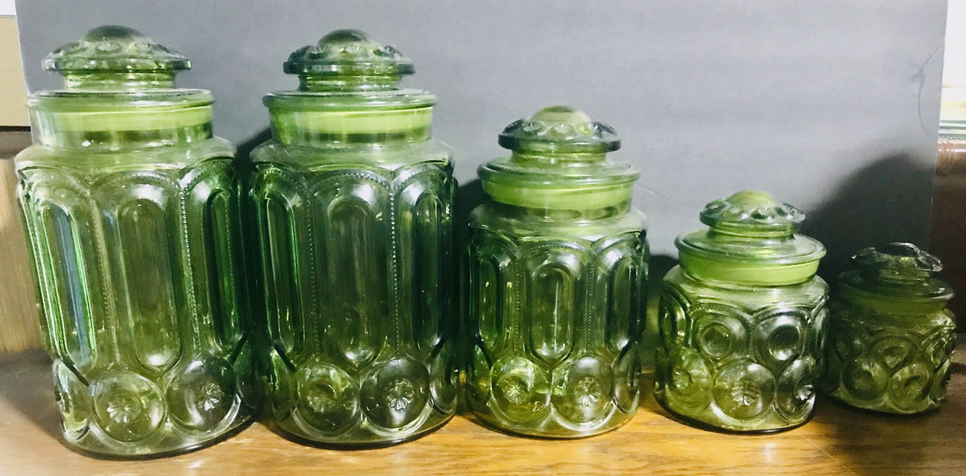 Set of 10 pieces L. E Smith Green container jars