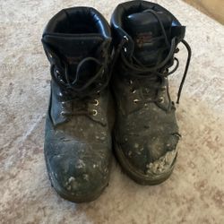 Mens Timberland boots Worn, Old Size 8-8.5 Black