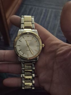 VAN HEUSEN DIAMOND WATCH 