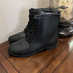 New Women’s Black Boots