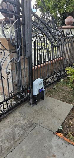 Gate motors  liftmaster's, topens, Rams, co-z.   (Solar  and AC powered