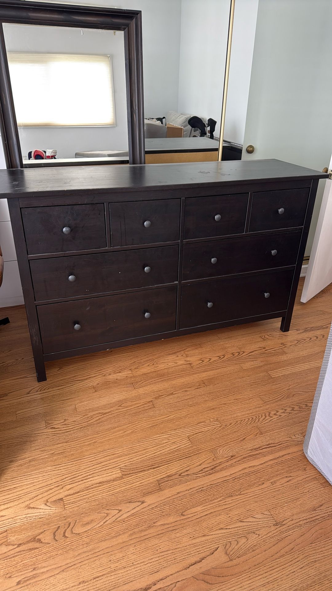 Bedroom Set (mirror, dresser, nightstands)